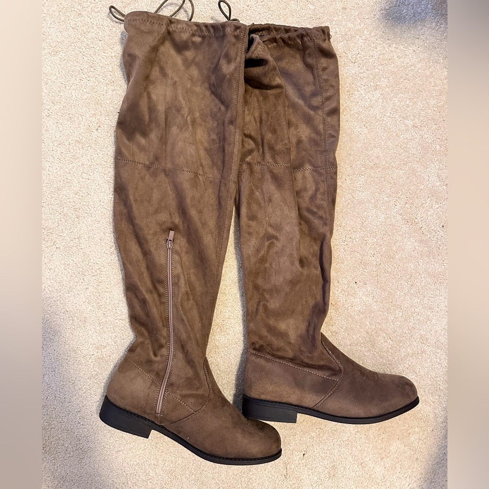 Over the knee boots, size 9 (wide calf)